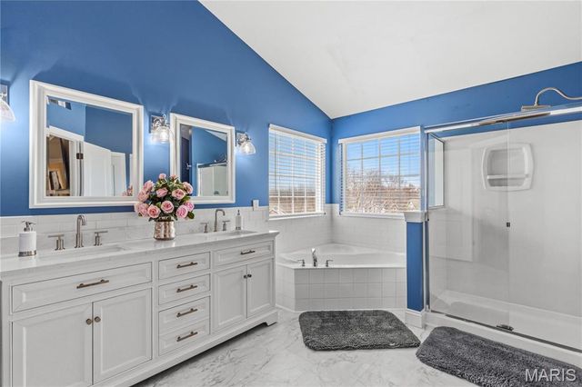 1904 Baybridge Road, St Charles, MO 63303