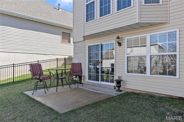 1904 Baybridge Road, St Charles, MO 63303