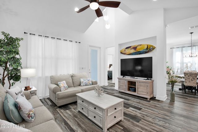 402 Parrot Lane, Daytona Beach, FL 32124