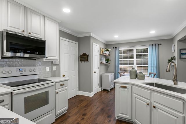 10 Cove Drive, Newnan, GA 30263
