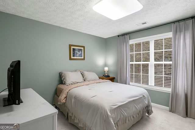 10 Cove Drive, Newnan, GA 30263