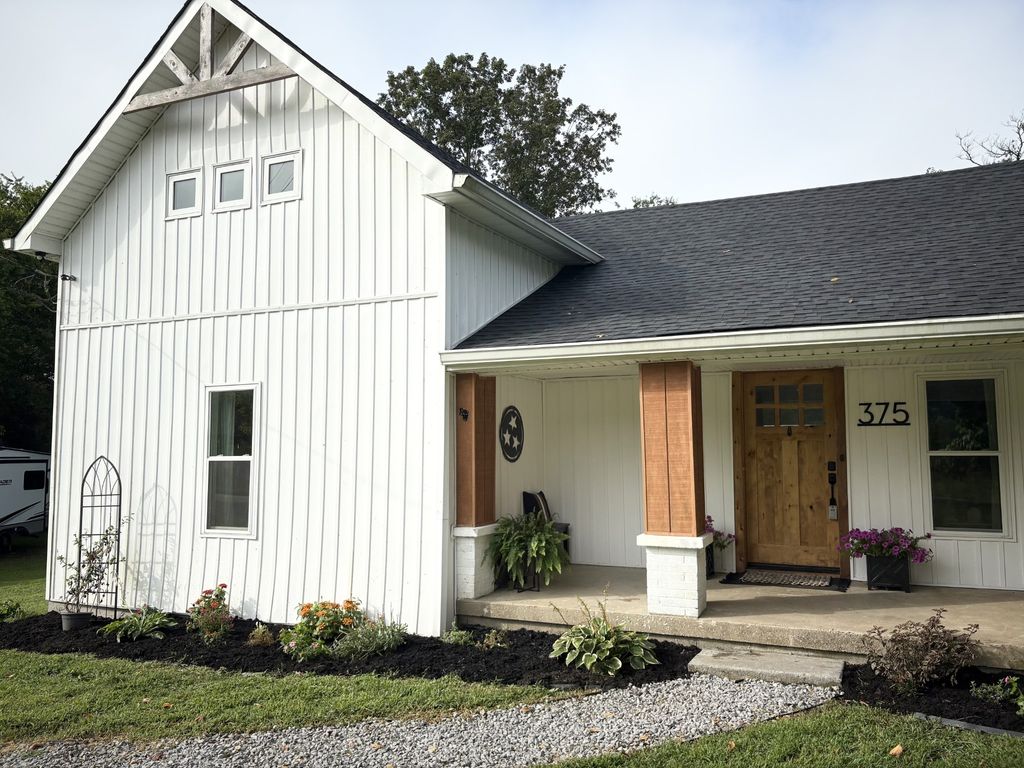 375 Mount Vernon Rd, Bethpage, TN 37022