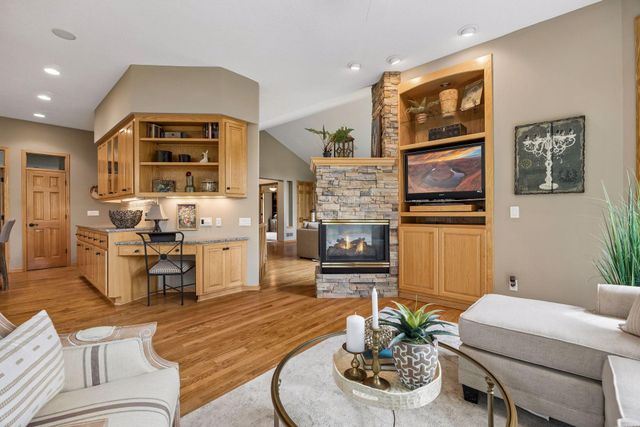 15316 Boulder Pointe Road, Eden Prairie, MN 55347