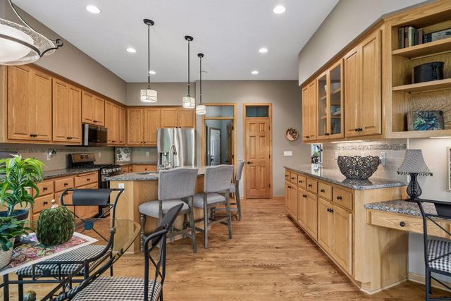 15316 Boulder Pointe Road, Eden Prairie, MN 55347