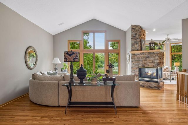 15316 Boulder Pointe Road, Eden Prairie, MN 55347