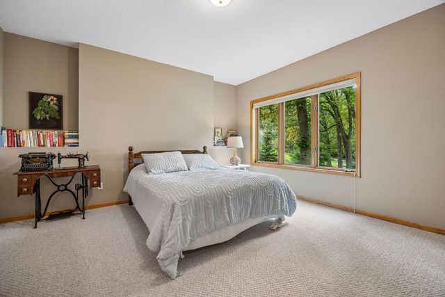 15316 Boulder Pointe Road, Eden Prairie, MN 55347