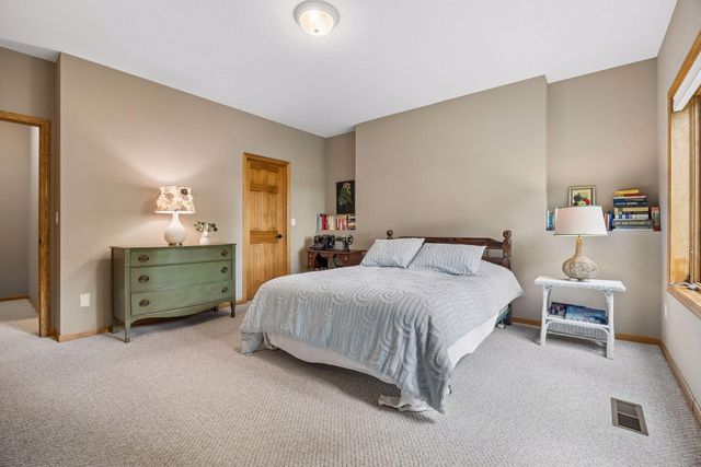 15316 Boulder Pointe Road, Eden Prairie, MN 55347