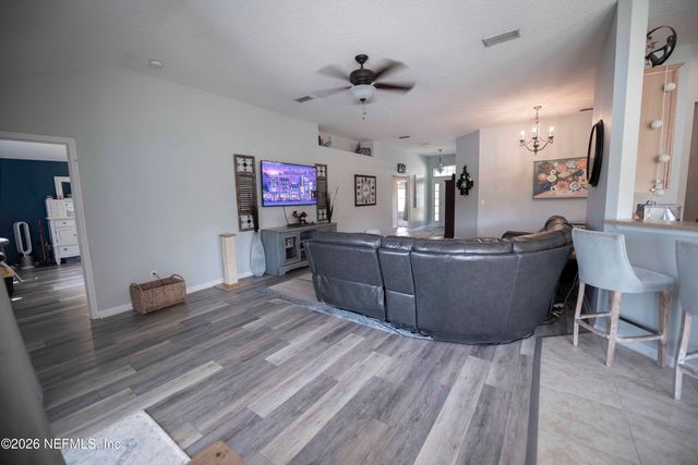 1795 HOLLOW GLEN Drive, Middleburg, FL 32068