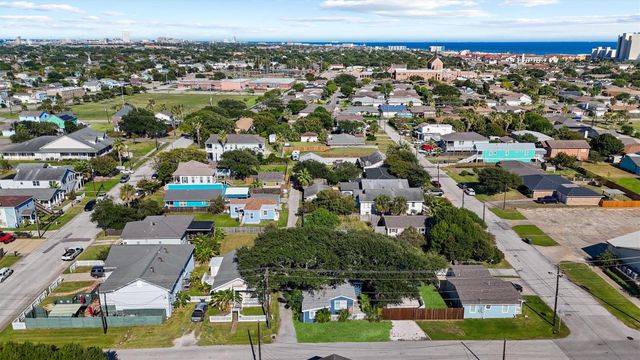 2614 59th Street, Galveston, TX 77551