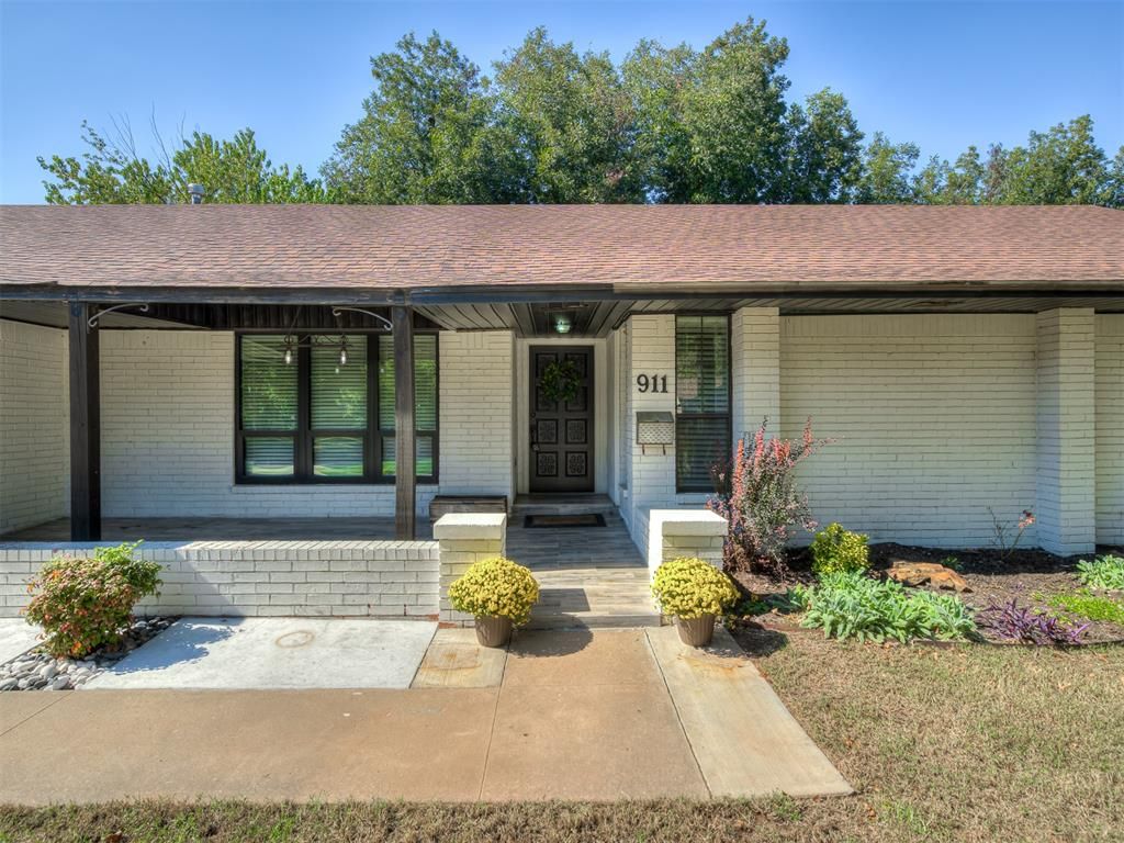 911 Rosebrier Court, Guthrie, OK 73044