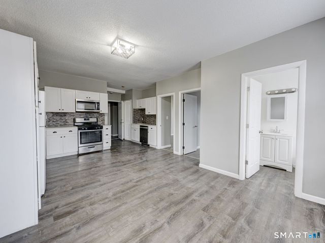 100 Broad Street 4W, New Britain, CT 06053
