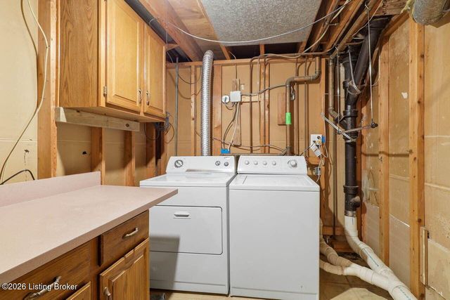 7608 Springvale Dr, Louisville, KY 40241