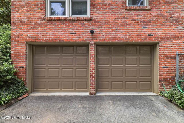 7608 Springvale Dr, Louisville, KY 40241