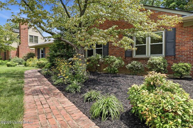 7608 Springvale Dr, Louisville, KY 40241
