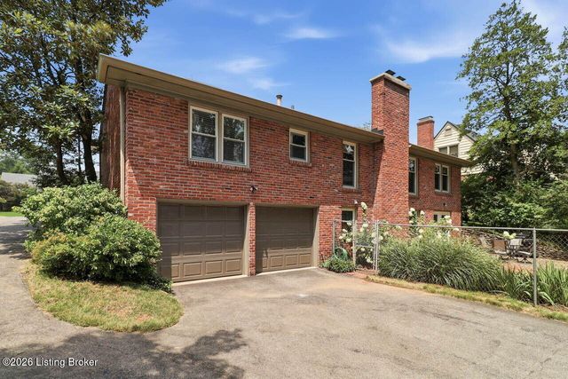 7608 Springvale Dr, Louisville, KY 40241