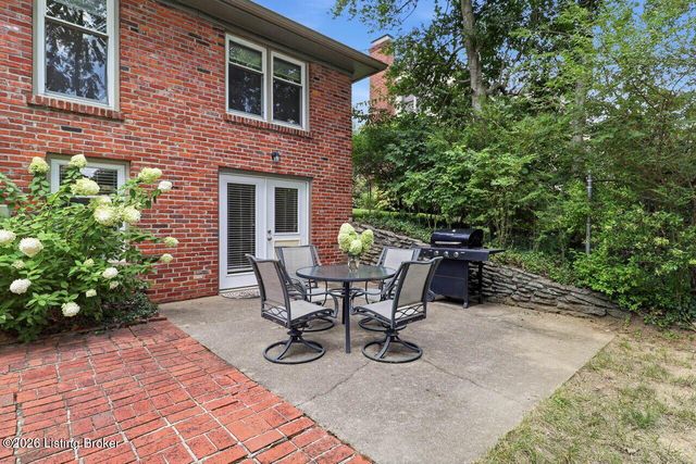 7608 Springvale Dr, Louisville, KY 40241