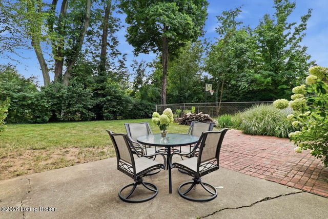 7608 Springvale Dr, Louisville, KY 40241
