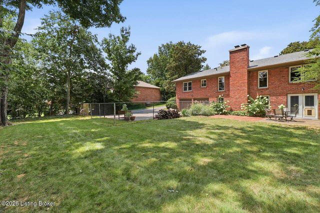7608 Springvale Dr, Louisville, KY 40241
