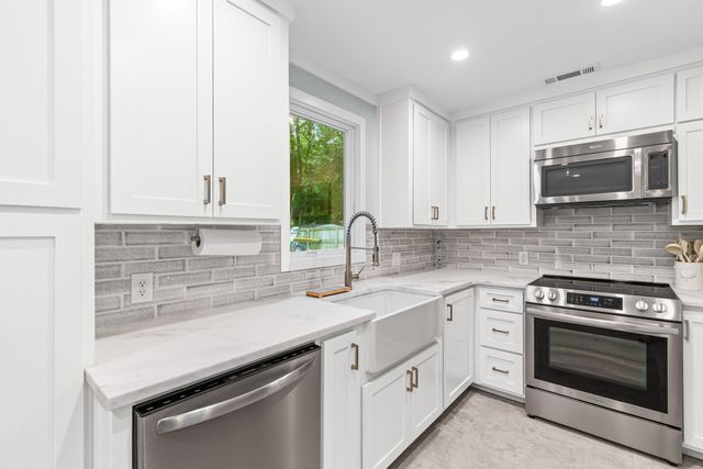 1527 Staffordshire Drive, Charleston, SC 29407