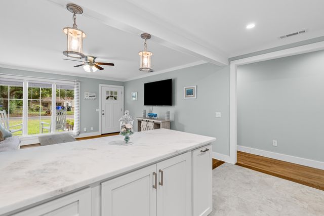 1527 Staffordshire Drive, Charleston, SC 29407