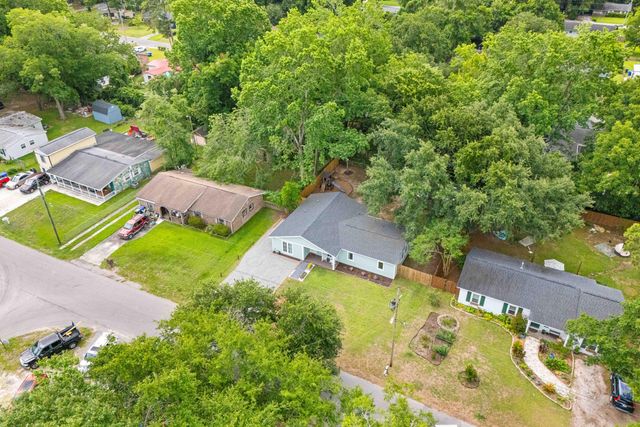 1527 Staffordshire Drive, Charleston, SC 29407