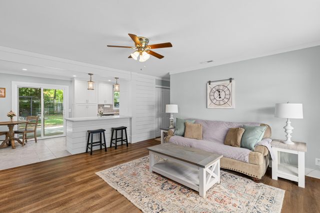 1527 Staffordshire Drive, Charleston, SC 29407