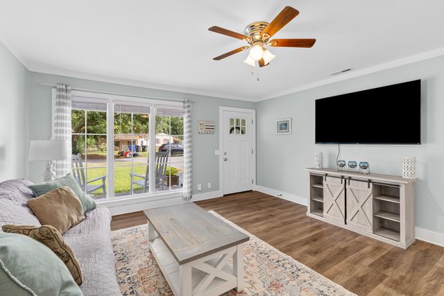 1527 Staffordshire Drive, Charleston, SC 29407