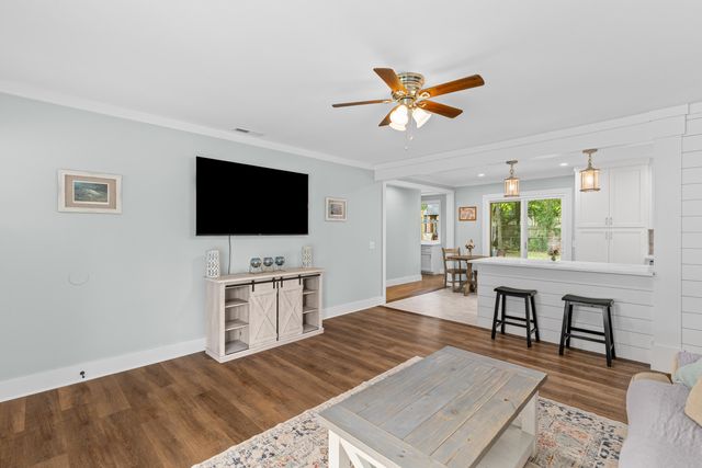1527 Staffordshire Drive, Charleston, SC 29407