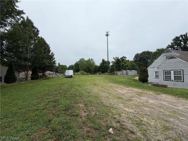1564 Niles Cortland Road, Warren, OH 44484