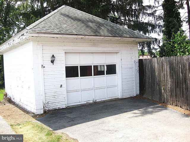 132 N EARL ST, Shippensburg, PA 17257