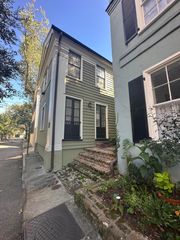 9 West Street 1, Charleston, SC 29401