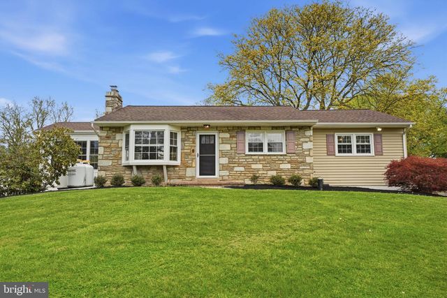 83 WRENWOOD WAY, Newtown, PA 18940