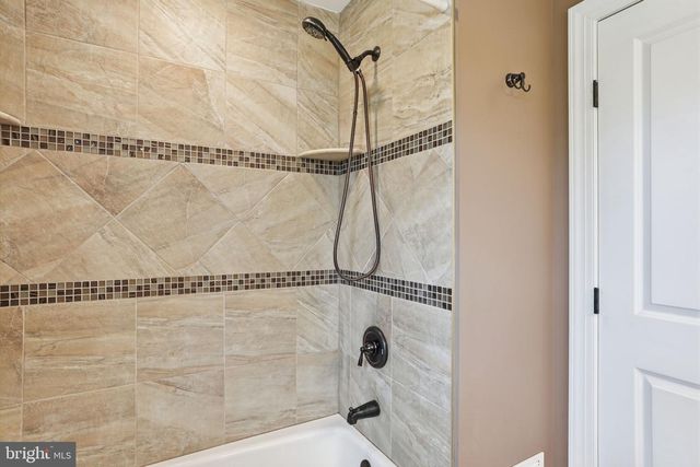 83 WRENWOOD WAY, Newtown, PA 18940