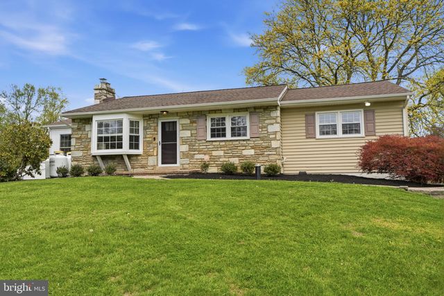 83 WRENWOOD WAY, Newtown, PA 18940