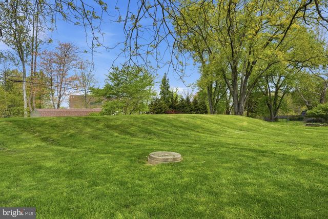 83 WRENWOOD WAY, Newtown, PA 18940