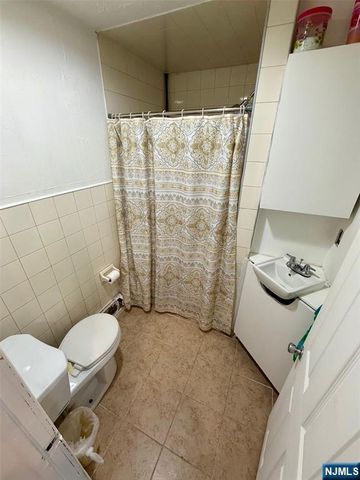 24 Hollywood Avenue, Hillside, NJ 07205