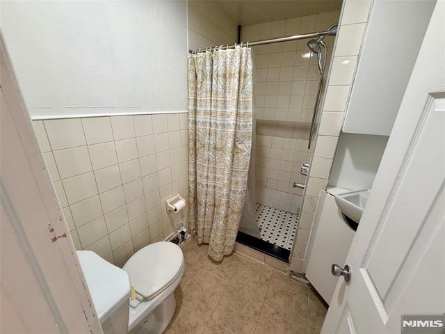24 Hollywood Avenue, Hillside, NJ 07205