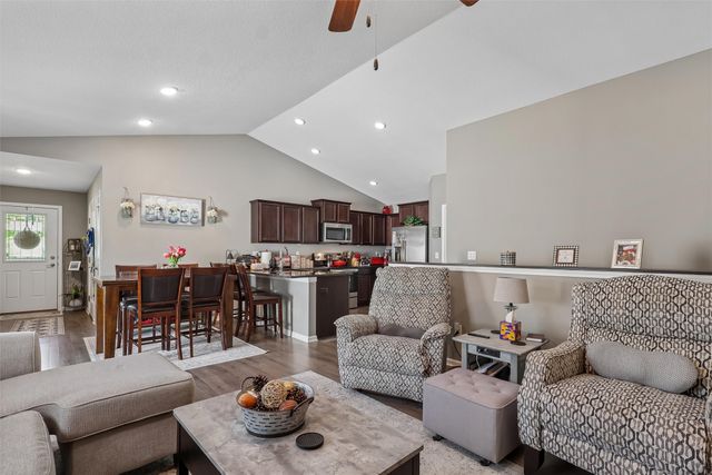 1480 Indigo Drive SE, Altoona, IA 50009