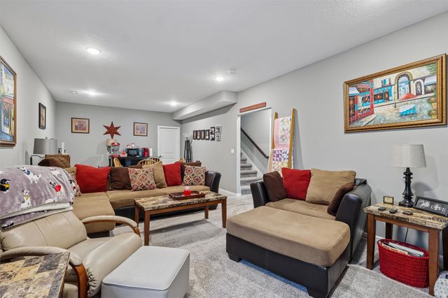 1480 Indigo Drive SE, Altoona, IA 50009