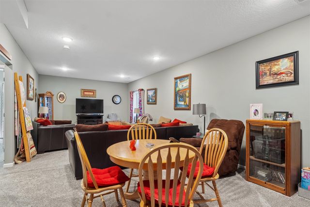 1480 Indigo Drive SE, Altoona, IA 50009