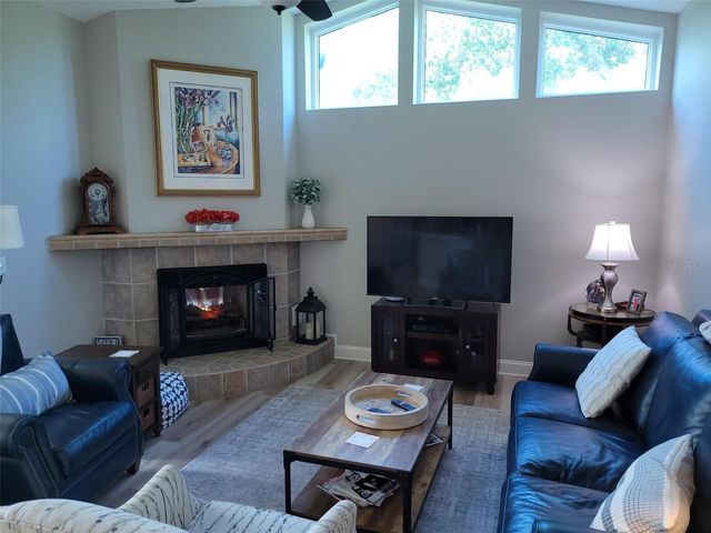 961 LIVE OAK AVENUE NE, St Petersburg, FL 33703