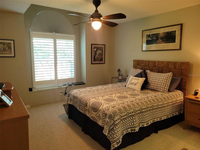 961 LIVE OAK AVENUE NE, St Petersburg, FL 33703