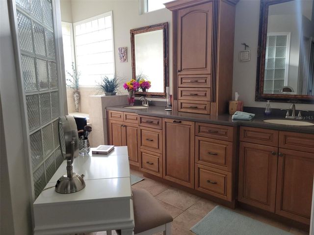 961 LIVE OAK AVENUE NE, St Petersburg, FL 33703
