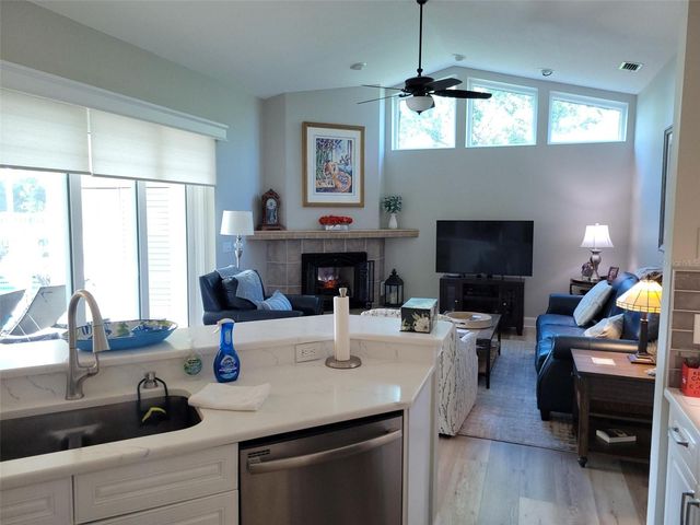 961 LIVE OAK AVENUE NE, St Petersburg, FL 33703