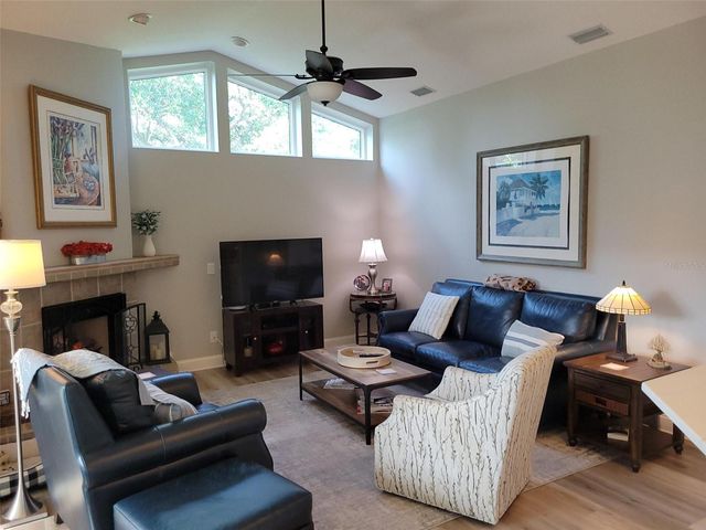 961 LIVE OAK AVENUE NE, St Petersburg, FL 33703