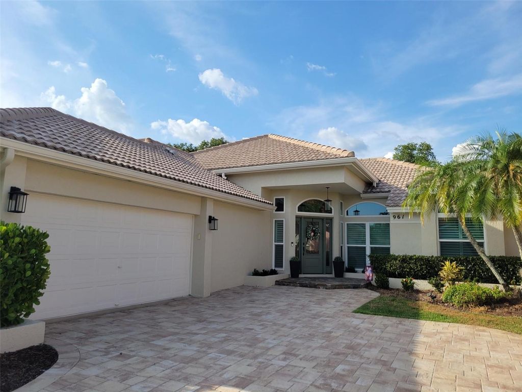 961 LIVE OAK AVENUE NE, St Petersburg, FL 33703