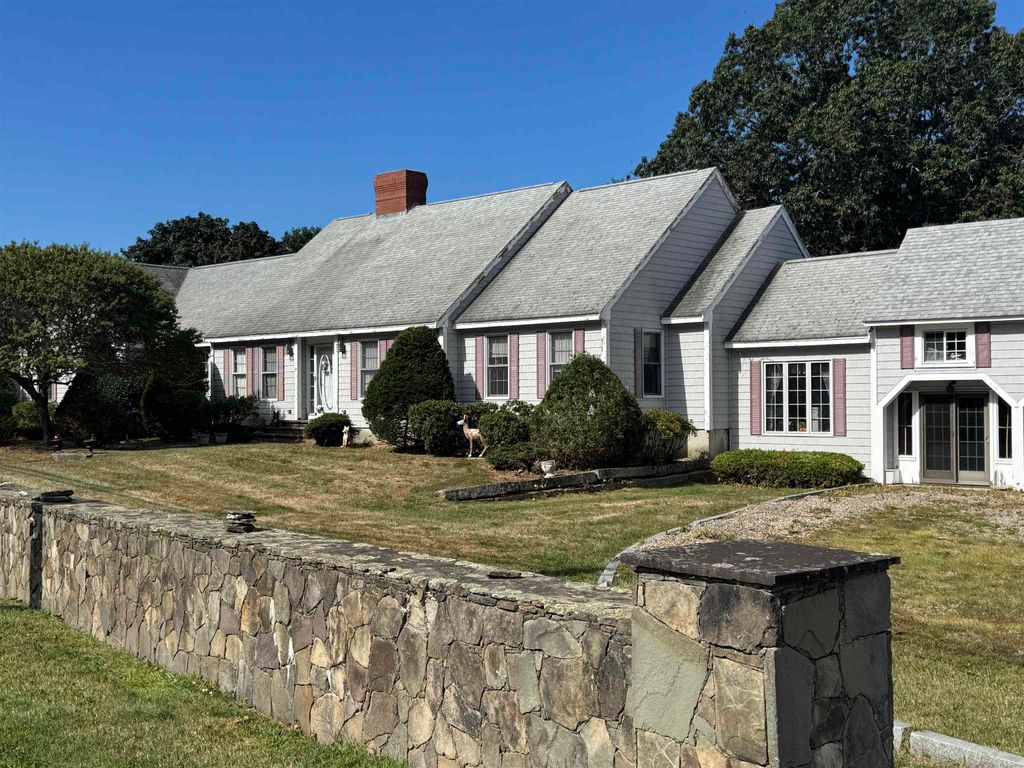 24 Locke Road, Hampton, NH 03842