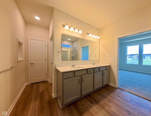 811 Daisy Street, Greenwood, IN 46143