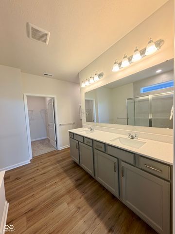 811 Daisy Street, Greenwood, IN 46143