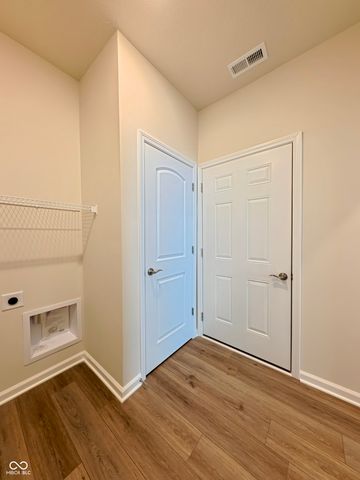 811 Daisy Street, Greenwood, IN 46143